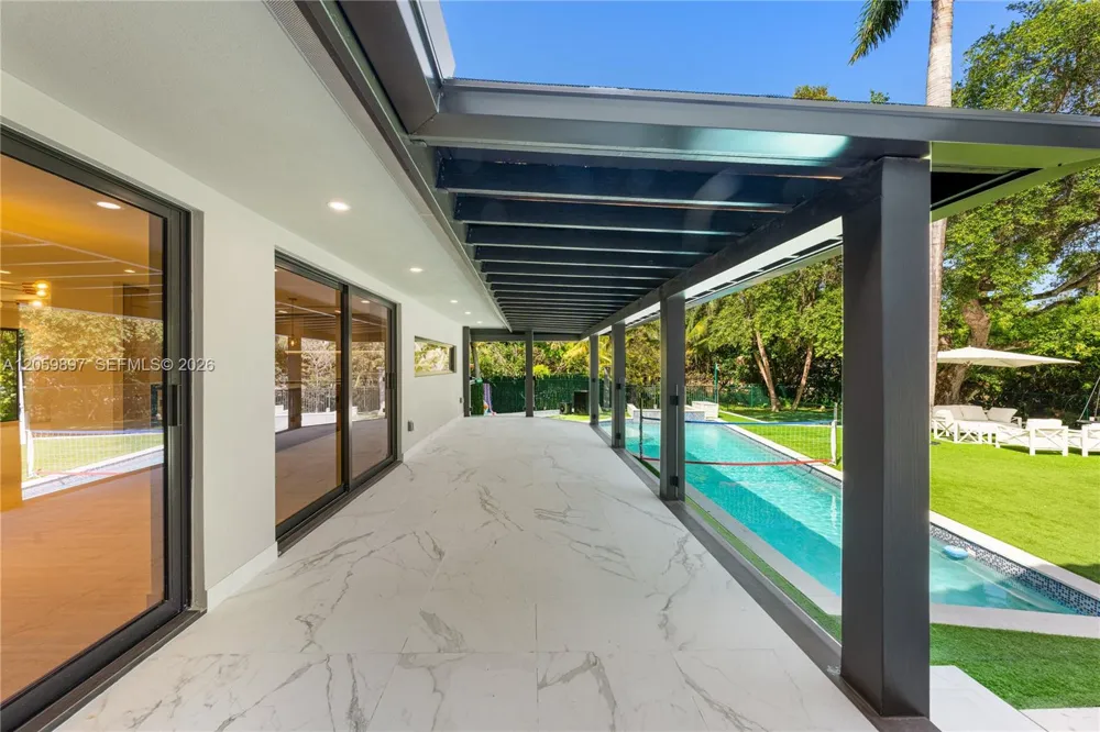 20001 NE 25th Ave Miami, FL 33180