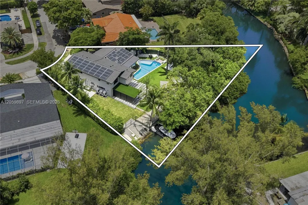 20001 NE 25th Ave Miami, FL 33180