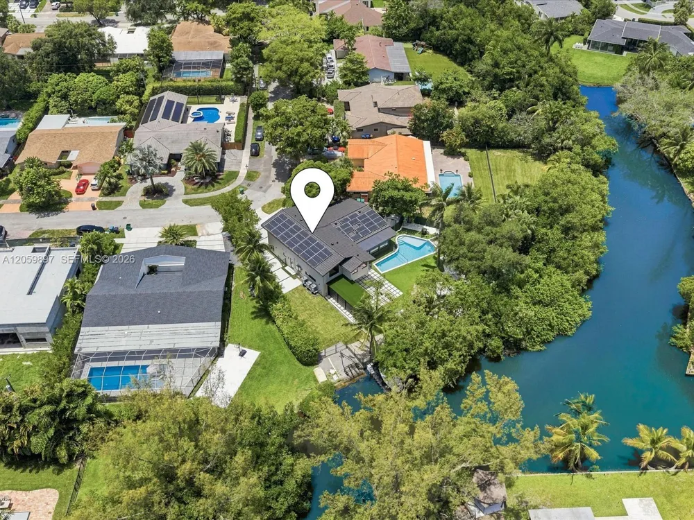 20001 NE 25th Ave Miami, FL 33180