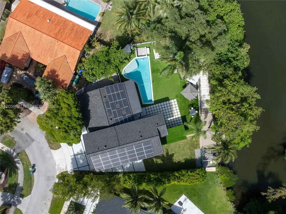 20001 NE 25th Ave Miami, FL 33180