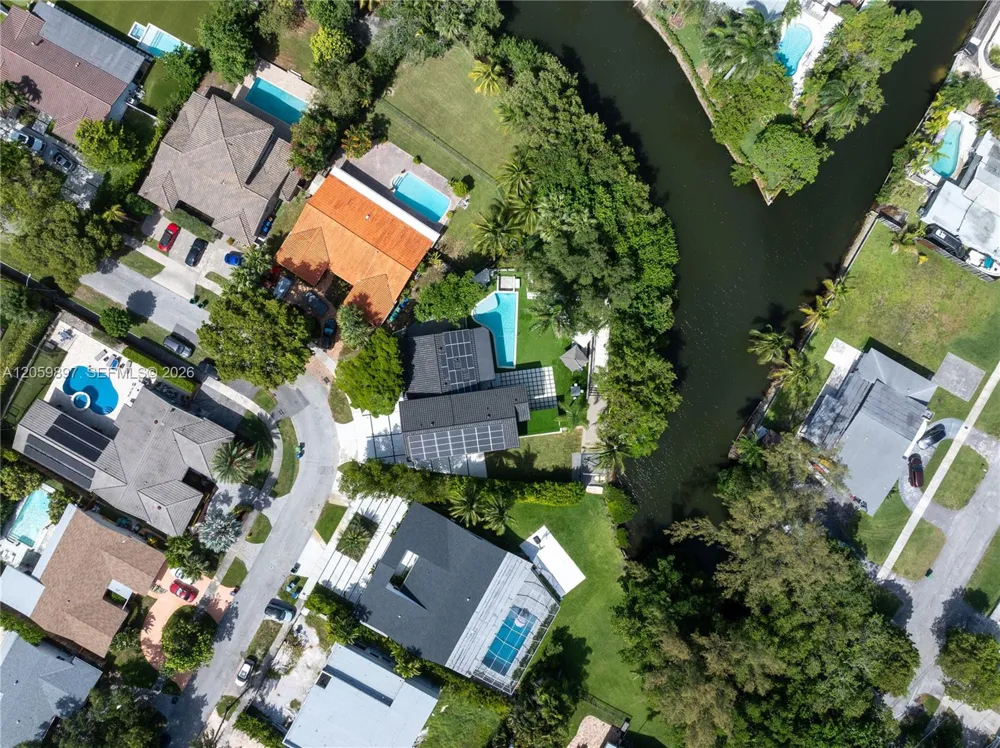 20001 NE 25th Ave Miami, FL 33180