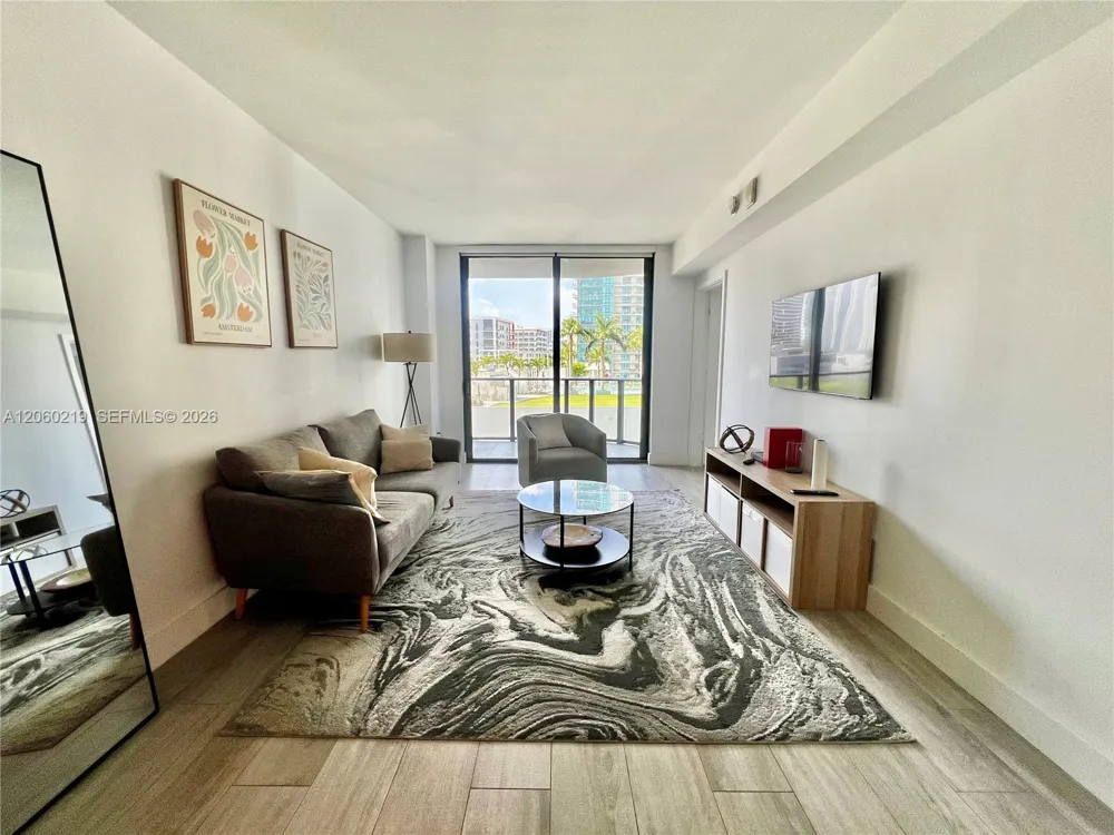 121 NE 34th St #803 Miami, FL 33137