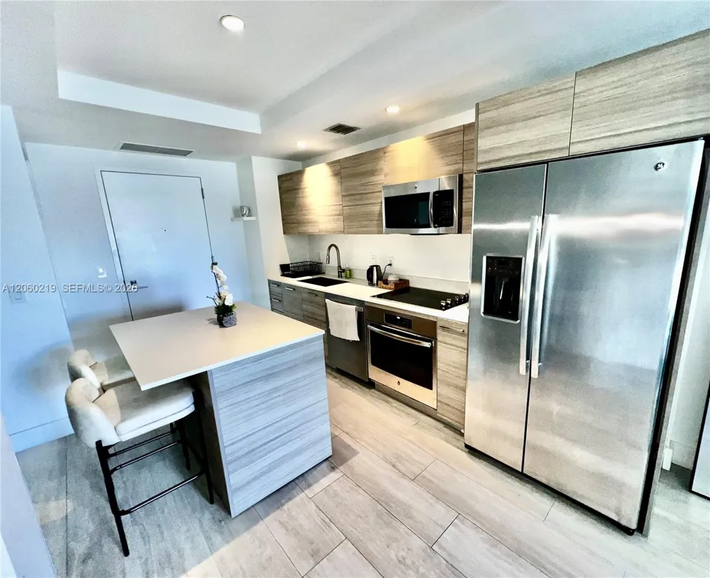 121 NE 34th St #803 Miami, FL 33137