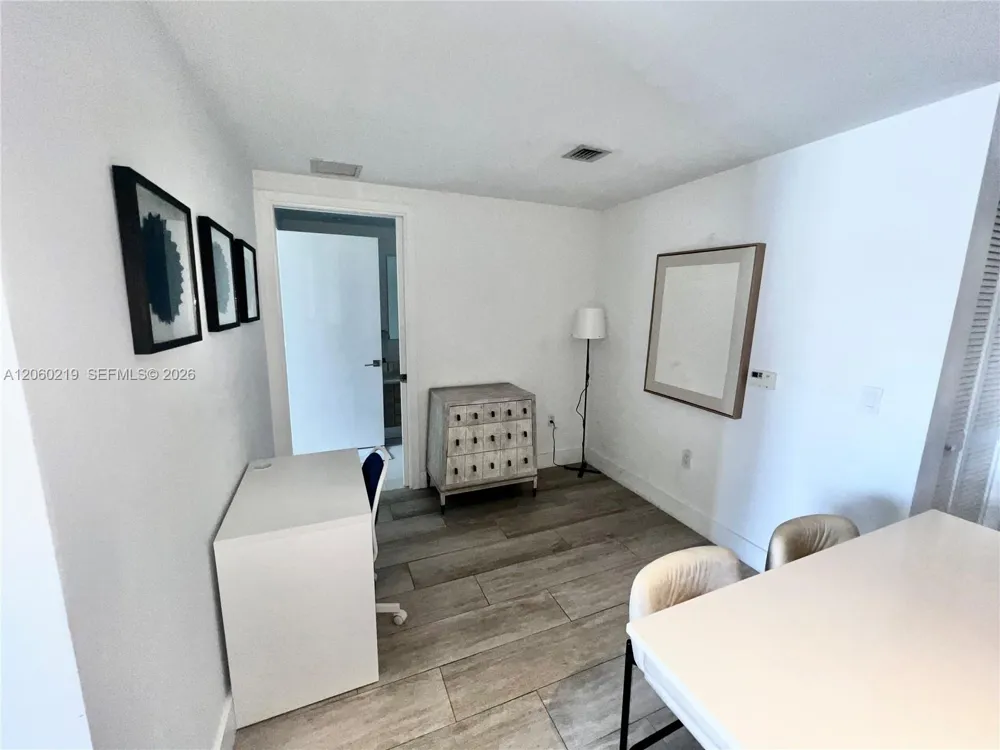 121 NE 34th St #803 Miami, FL 33137
