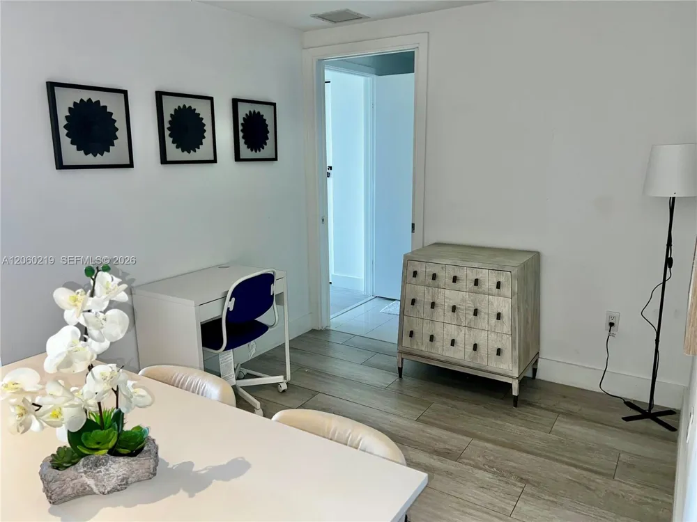 121 NE 34th St #803 Miami, FL 33137