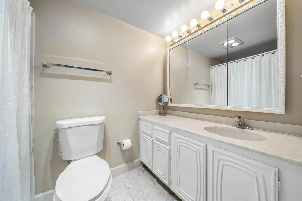 2360 SW 22nd Avenue #402 Delray Beach, FL 33445