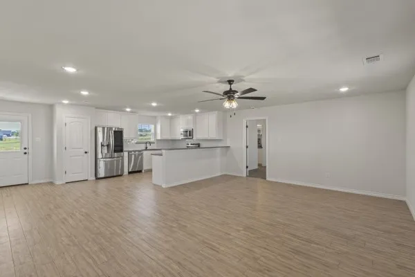 6043 Piper Anne Street Azle, TX 76020