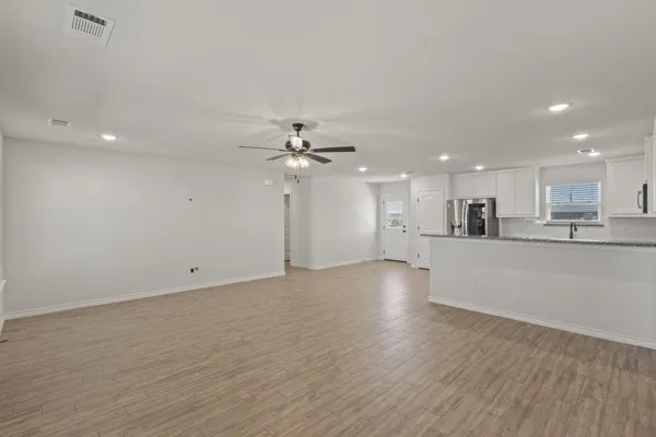 6043 Piper Anne Street Azle, TX 76020