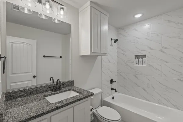 6043 Piper Anne Street Azle, TX 76020