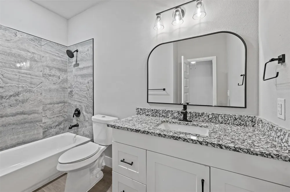 6147 Shawnee Drive Mabank, TX 75156