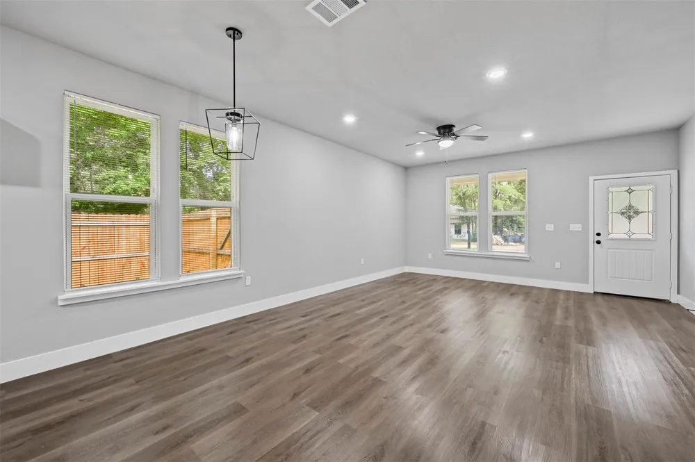 6147 Shawnee Drive Mabank, TX 75156