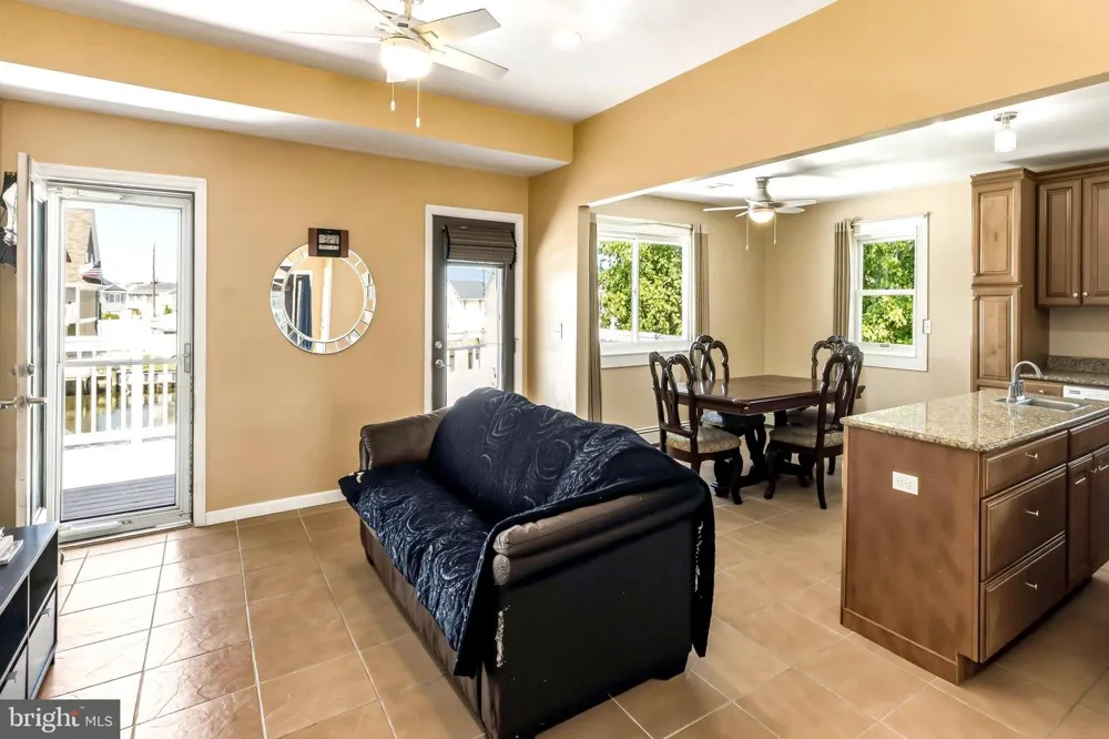 2 SPAR COURT Tuckerton, NJ 08087