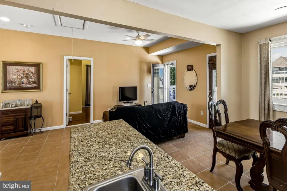 2 SPAR COURT Tuckerton, NJ 08087