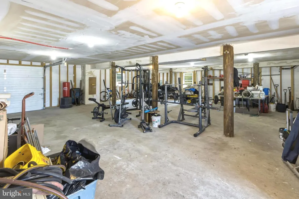 2 SPAR COURT Tuckerton, NJ 08087