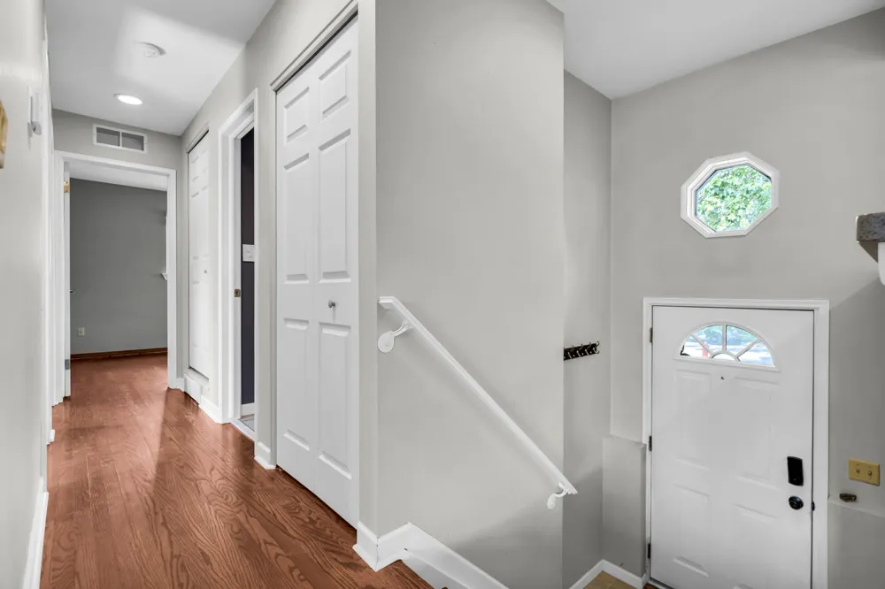 21009 Robinwood Street Farmington, MI 48336
