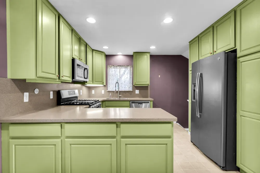 21009 Robinwood Street Farmington, MI 48336