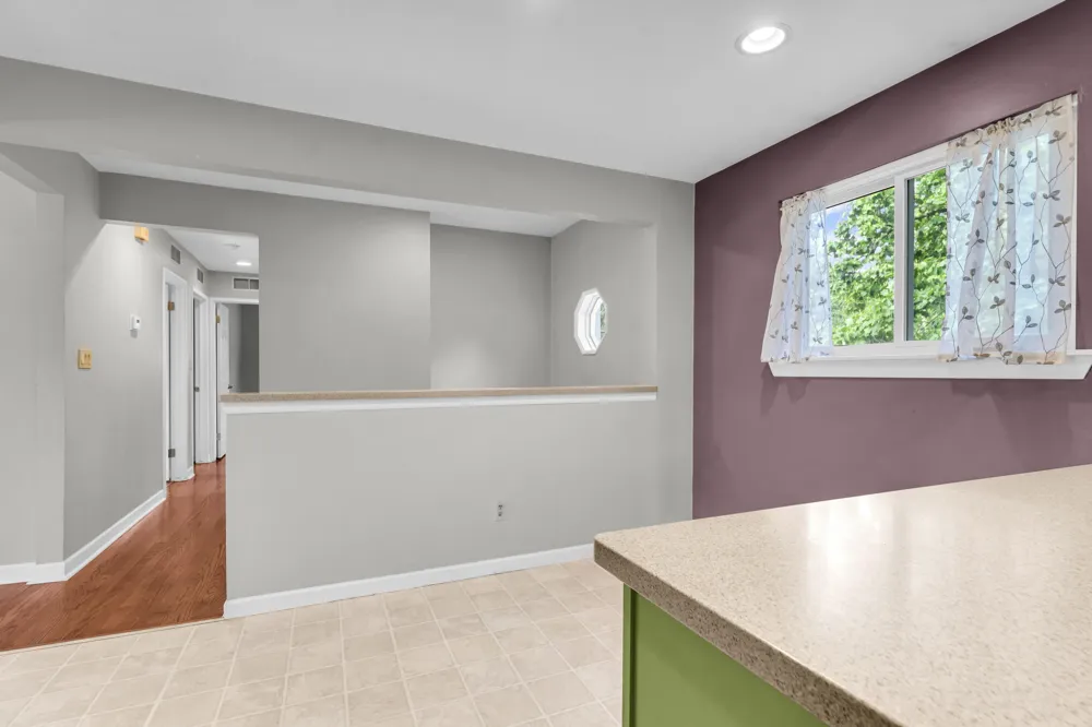 21009 Robinwood Street Farmington, MI 48336