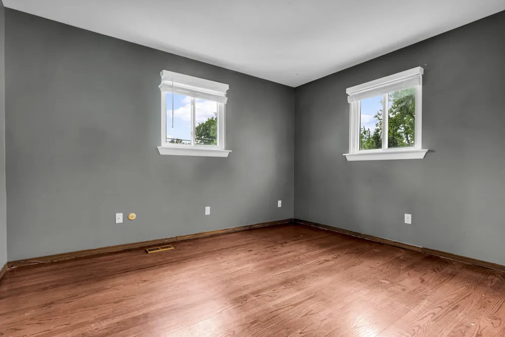 21009 Robinwood Street Farmington, MI 48336