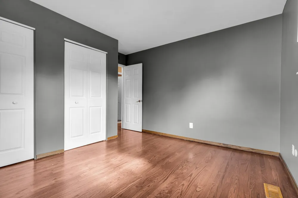 21009 Robinwood Street Farmington, MI 48336
