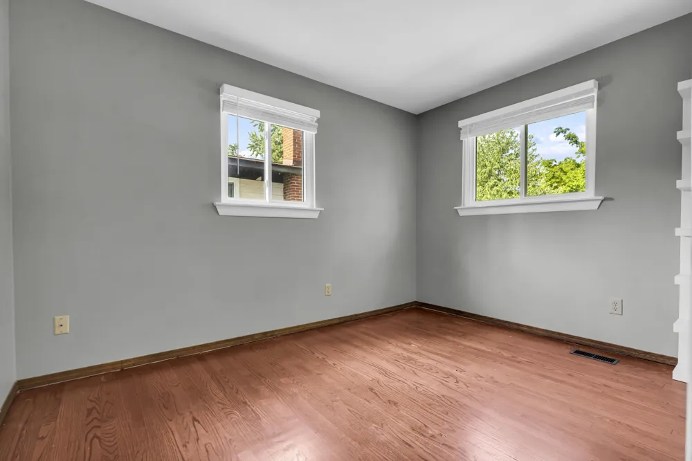 21009 Robinwood Street Farmington, MI 48336