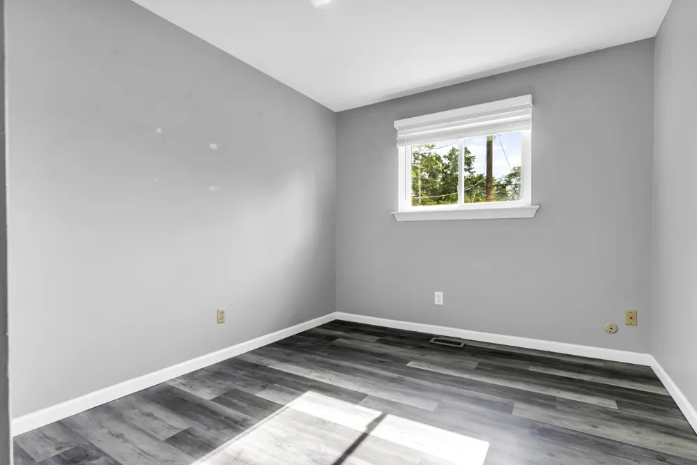 21009 Robinwood Street Farmington, MI 48336