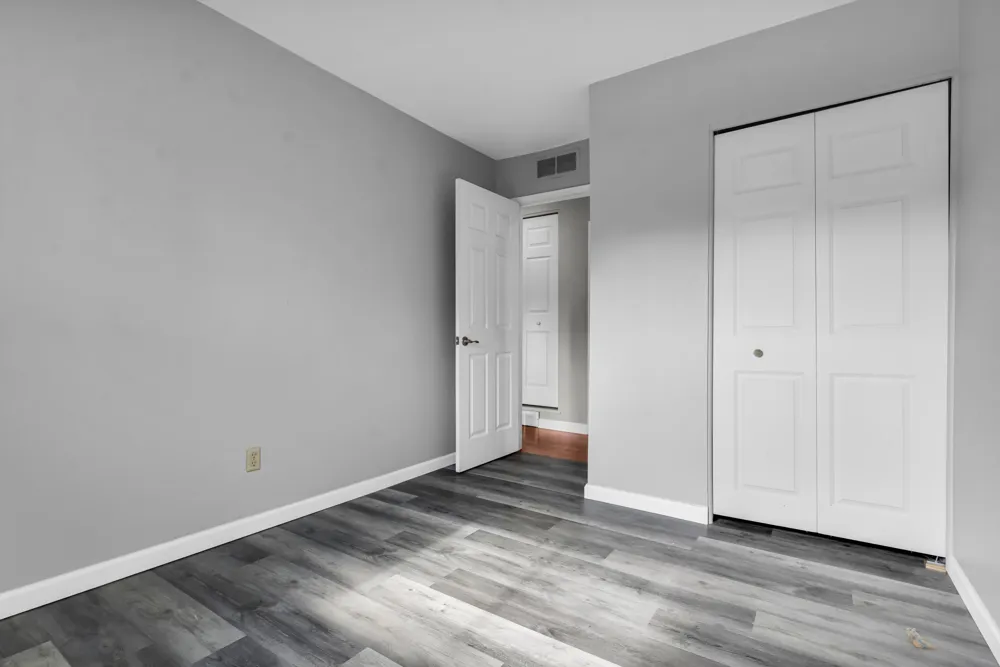 21009 Robinwood Street Farmington, MI 48336