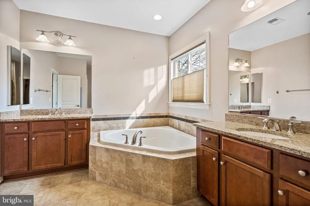 4561 RONA PLACE Fairfax, VA 22030