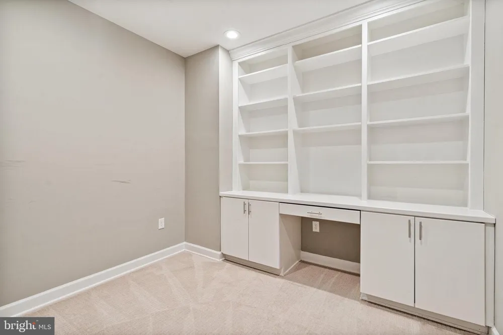 4561 RONA PLACE Fairfax, VA 22030