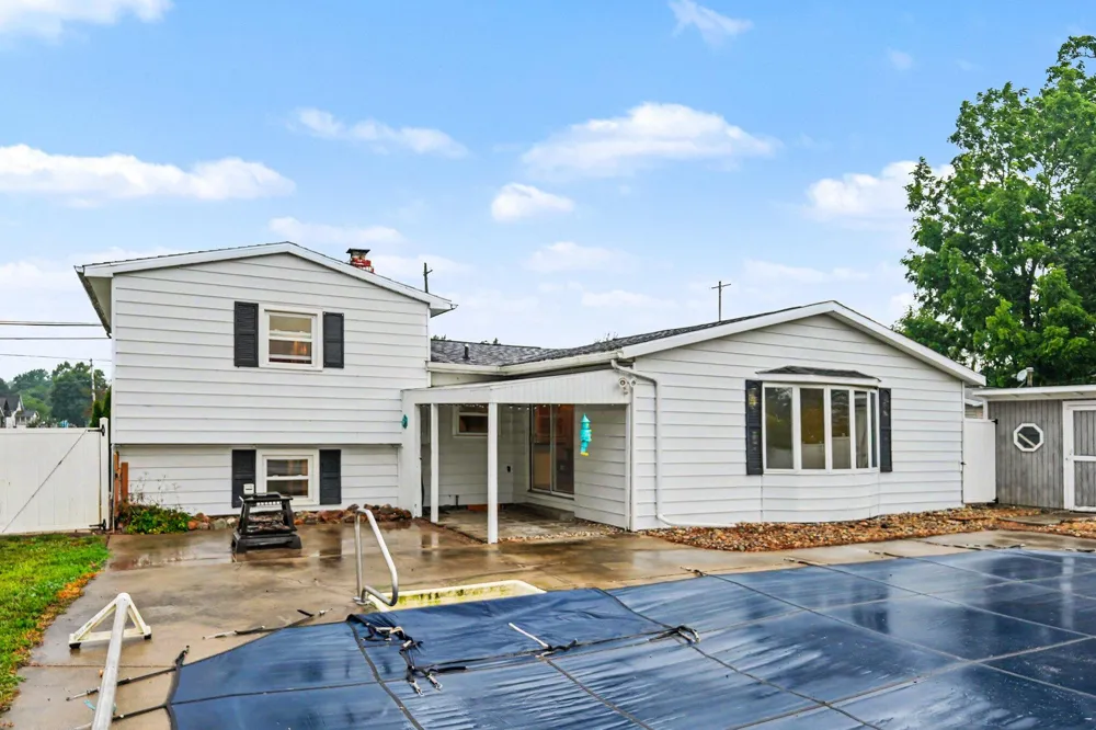 229 S Matteson Street Bronson, MI 49028