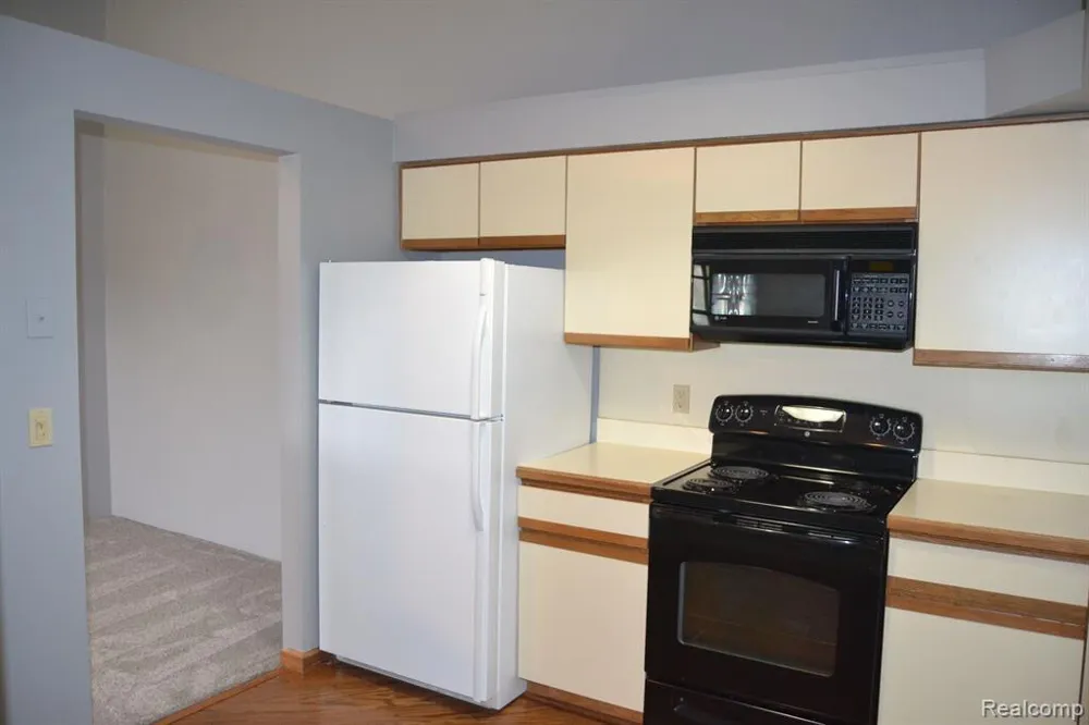 19259 Surrey Lane Northville, MI 48167