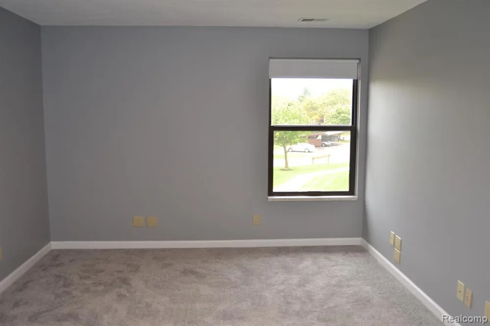 19259 Surrey Lane Northville, MI 48167
