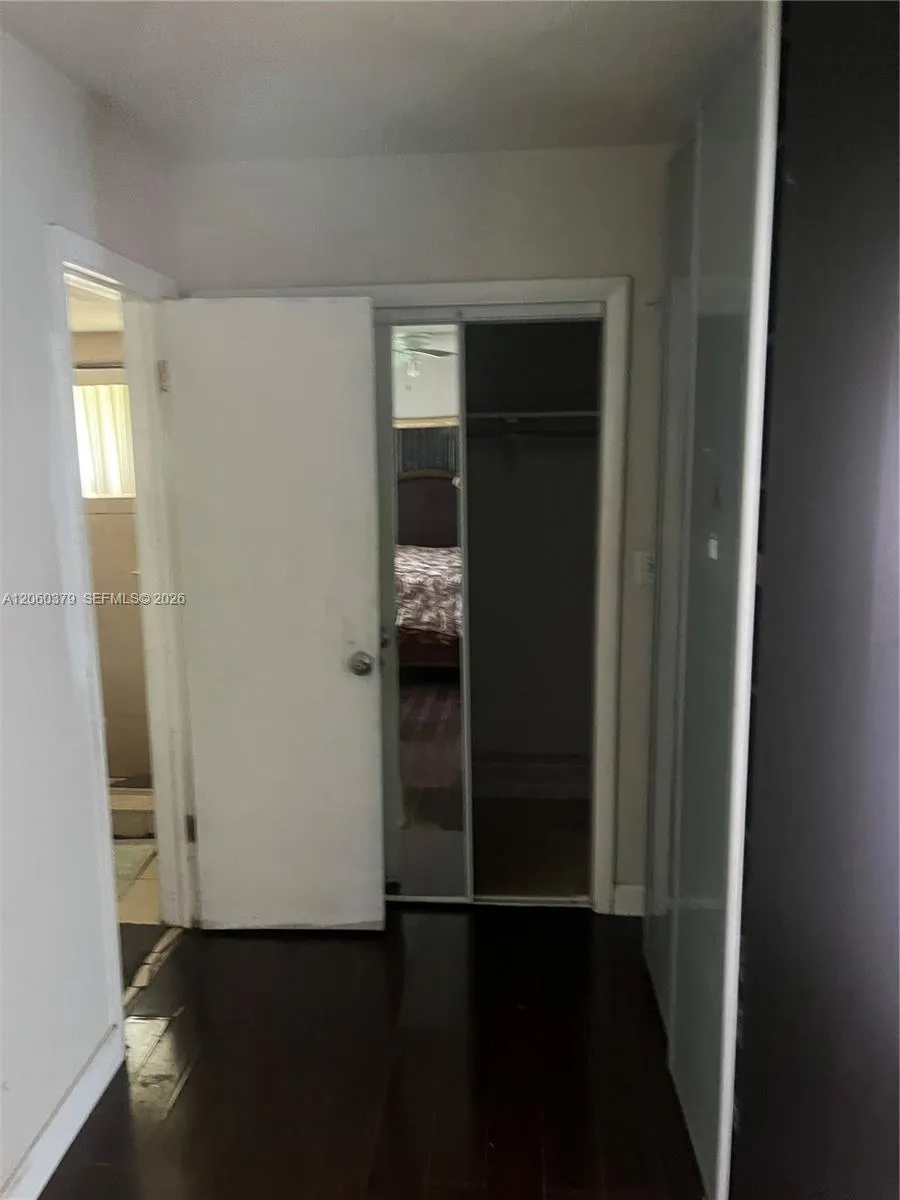 3700 NW 25th St Lauderdale Lakes, FL 33311