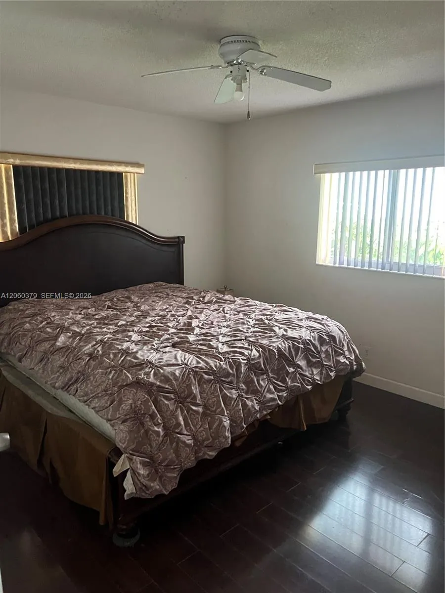 3700 NW 25th St Lauderdale Lakes, FL 33311