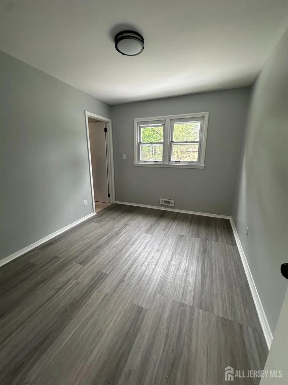 183 E Henry Place E Iselin, NJ 08830