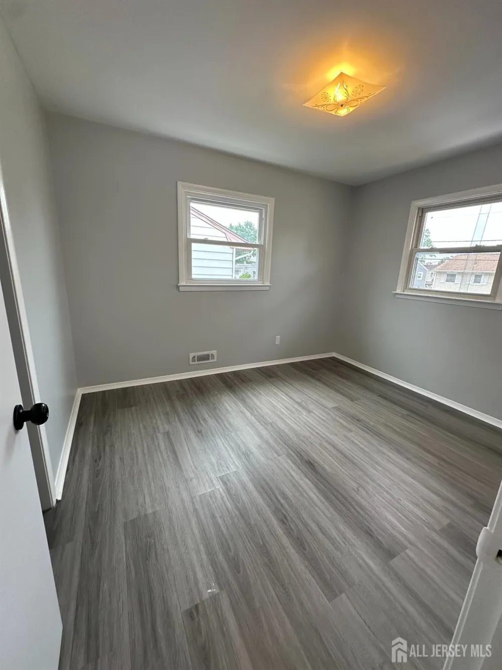 183 E Henry Place E Iselin, NJ 08830
