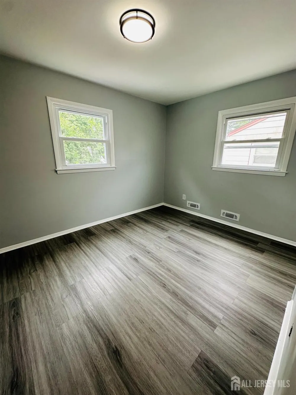 183 E Henry Place E Iselin, NJ 08830