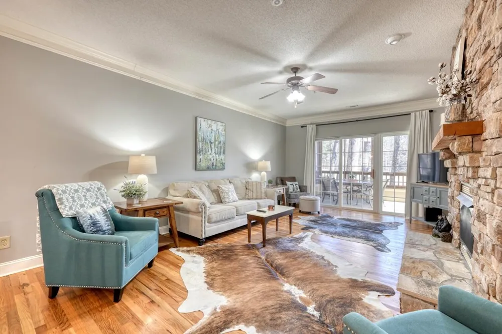 112 Glen Eagle Ct D202 Clayton, GA 30525