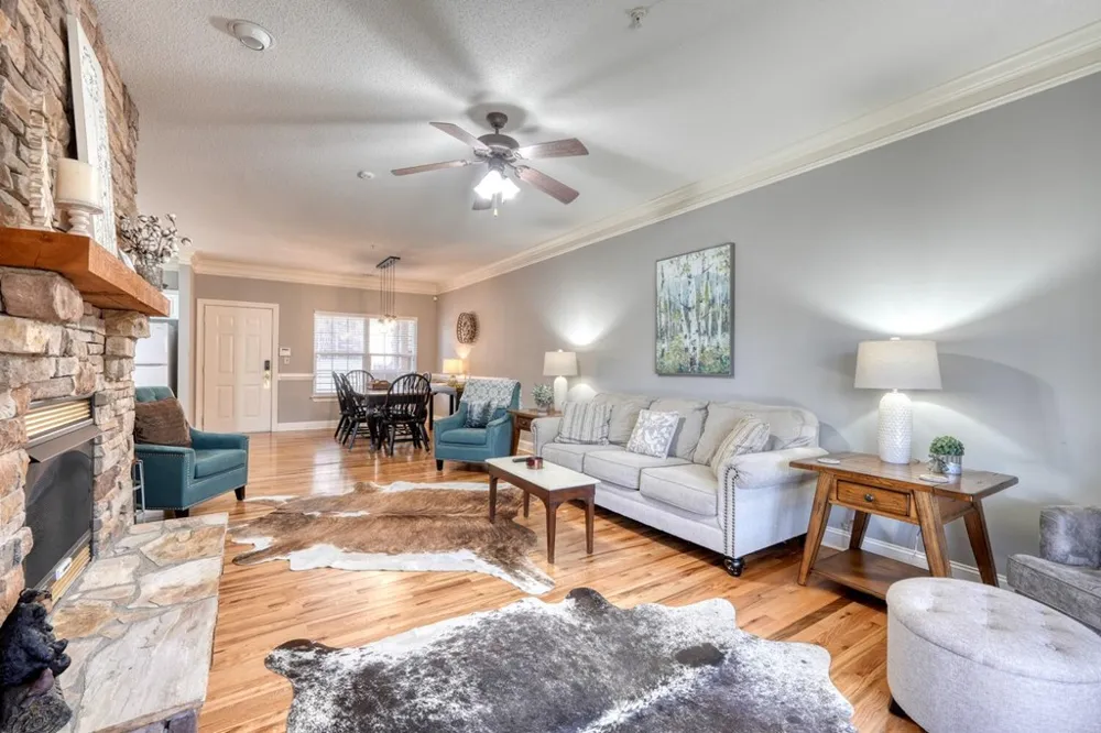 112 Glen Eagle Ct D202 Clayton, GA 30525