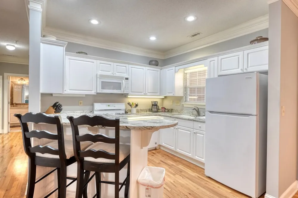 112 Glen Eagle Ct D202 Clayton, GA 30525