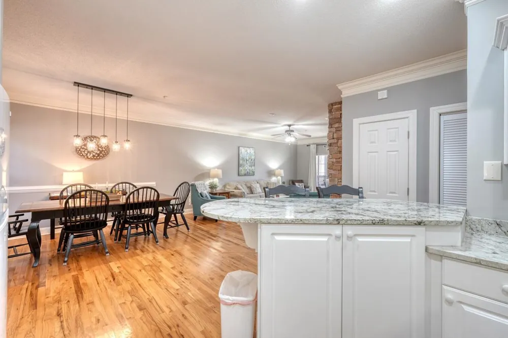 112 Glen Eagle Ct D202 Clayton, GA 30525