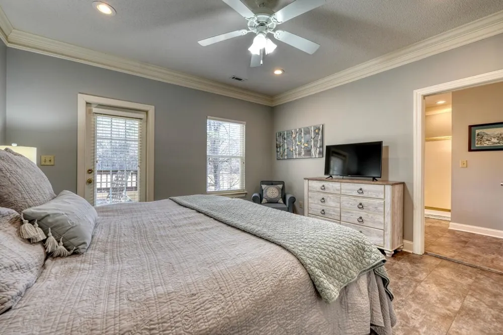 112 Glen Eagle Ct D202 Clayton, GA 30525