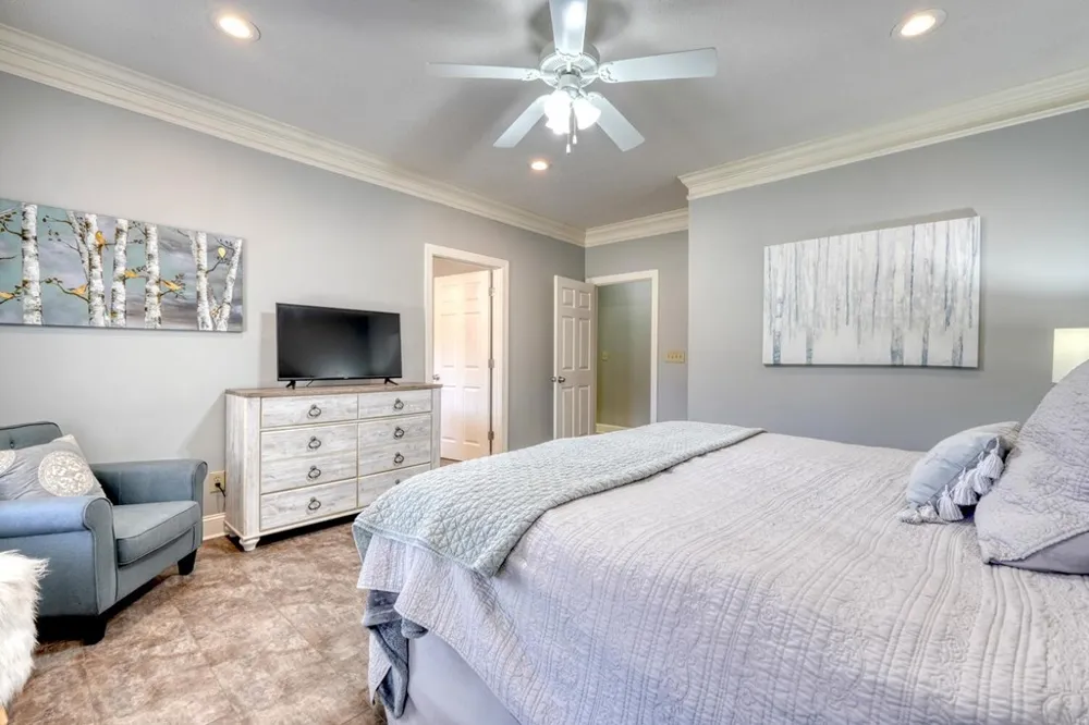 112 Glen Eagle Ct D202 Clayton, GA 30525