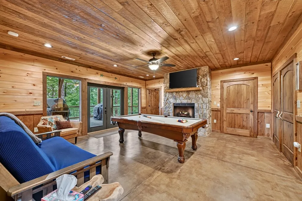 187 Hayden Way Drive Morganton, GA 30560