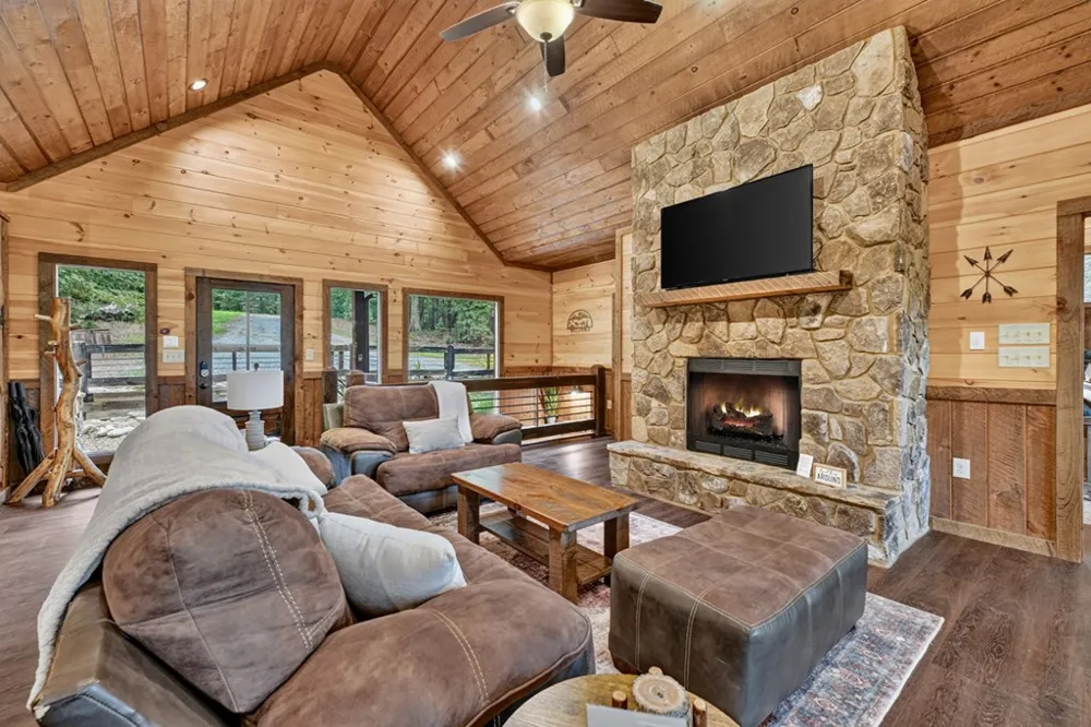 187 Hayden Way Drive Morganton, GA 30560