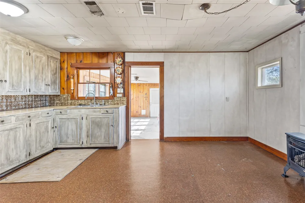 962 Hwy 50 Ladonia, TX 75449