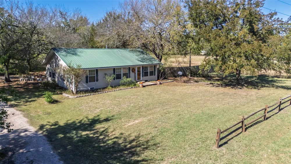962 Hwy 50 Ladonia, TX 75449