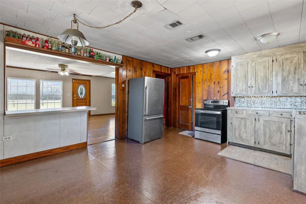 962 Hwy 50 Ladonia, TX 75449