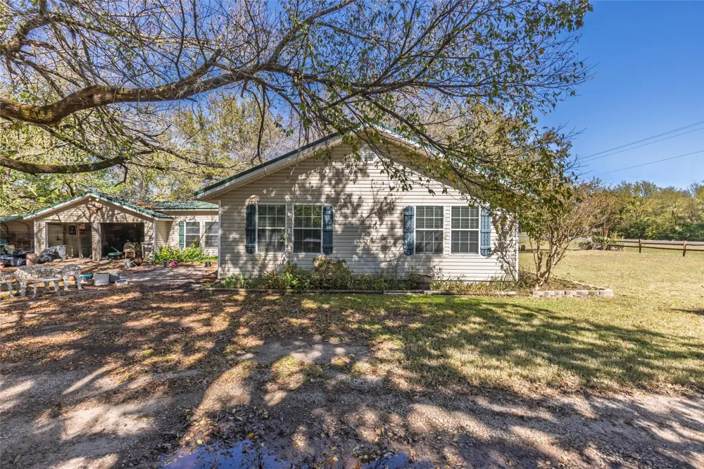 962 Hwy 50 Ladonia, TX 75449