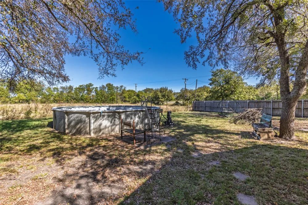 962 Hwy 50 Ladonia, TX 75449