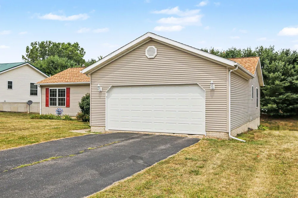 288 Village Preserve Grass Lake, MI 49240